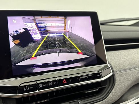 Used 2024 Jeep Compass Latitude w/ Altitude Special Edition image 13