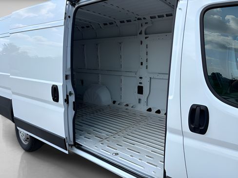 Used 2021 RAM ProMaster 3500 FWD image 9