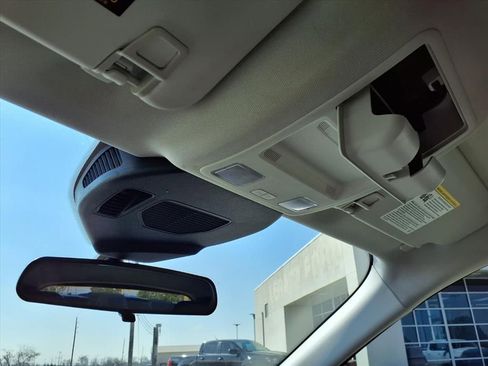 Certified 2022 Ford Escape SE w/ SE Sport Appearance Package image 23