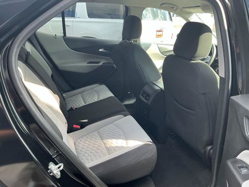 Used 2019 Chevrolet Equinox LS w/ LS Convenience Package FWD image 18