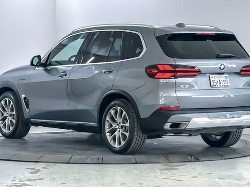 Used 2024 BMW X5 xDrive50e w/ Premium Package AWD/4WD image 6