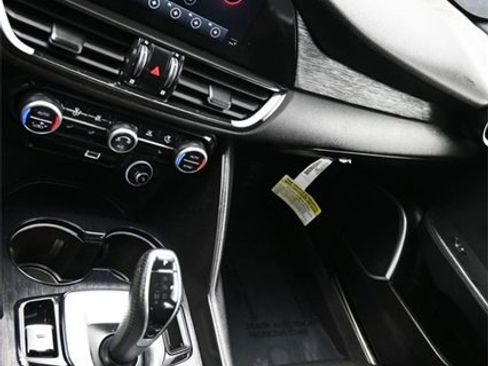 Used 2022 Alfa Romeo Giulia Sprint image 23