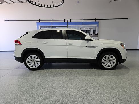 Certified 2023 Volkswagen Atlas Cross Sport SE AWD/4WD image 9