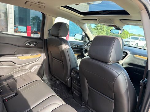 Used 2018 GMC Acadia Denali w/ Technology Package AWD/4WD image 32
