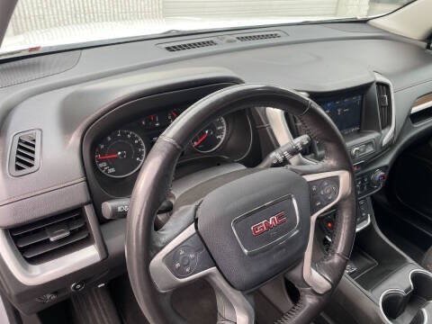 Used 2018 GMC Terrain SLE w/ Driver Convenience Package AWD/4WD image 4