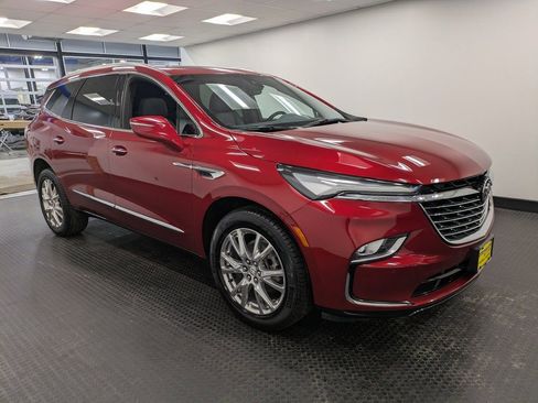 Used 2023 Buick Enclave Essence w/ Experience Buick Package image 3