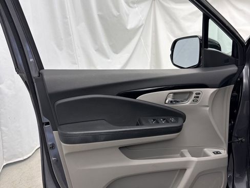 Used 2019 Honda Pilot Touring image 6
