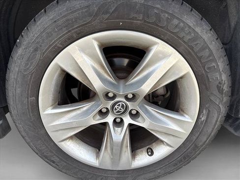 Used 2017 Toyota Highlander SE FWD image 20