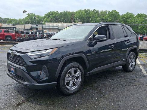 Certified 2025 Toyota RAV4 XLE AWD/4WD image 2