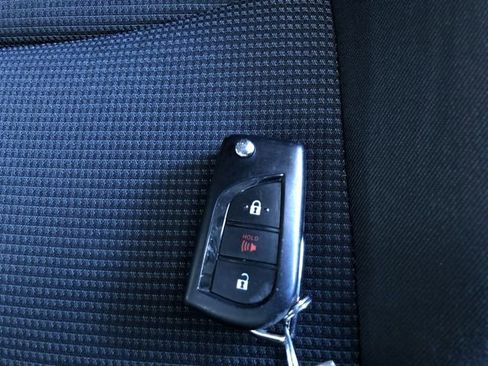 Certified 2025 Toyota RAV4 LE image 32