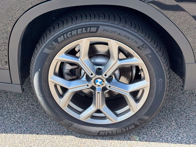 Used 2023 BMW X4 xDrive30i w/ Parking Assistance Package AWD/4WD image 5
