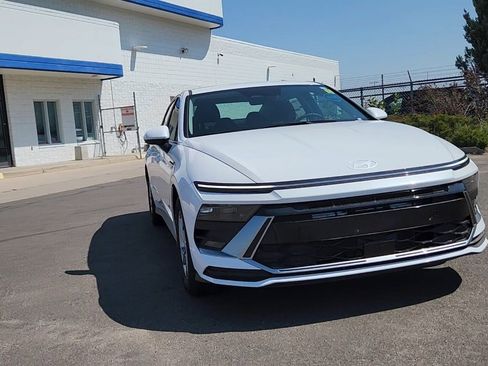 New 2025 Hyundai Sonata SE image 4