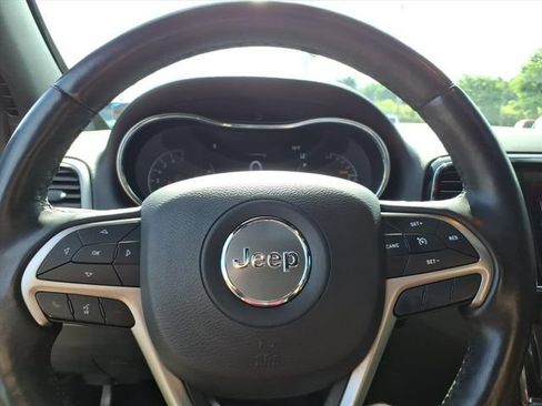 Used 2021 Jeep Grand Cherokee Laredo X AWD/4WD image 19