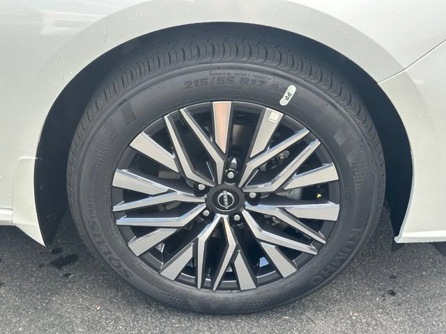 New 2026 Nissan Altima 2.5 SV AWD/4WD image 14
