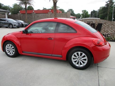 Used 2015 Volkswagen Beetle 1.8T Classic FWD image 2