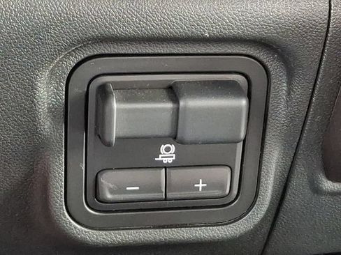 Used 2025 GMC Hummer EV 3X AWD/4WD image 18