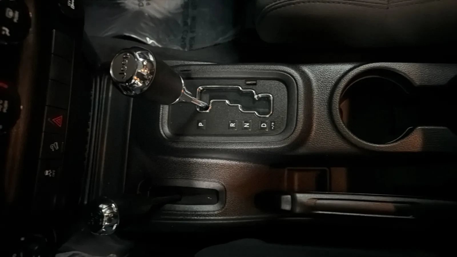Used 2012 Jeep Wrangler Unlimited Sport AWD/4WD image 13