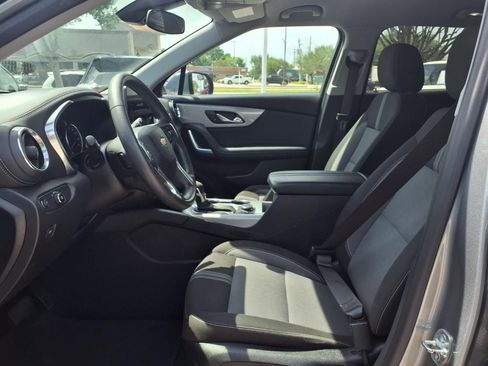 Used 2025 Chevrolet Blazer LT FWD image 17