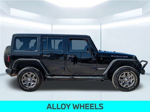 Used 2017 Jeep Wrangler Unlimited Rubicon w/ Connectivity Group image 8