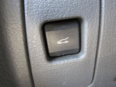 Used 2013 Ford Edge Limited AWD/4WD image 23