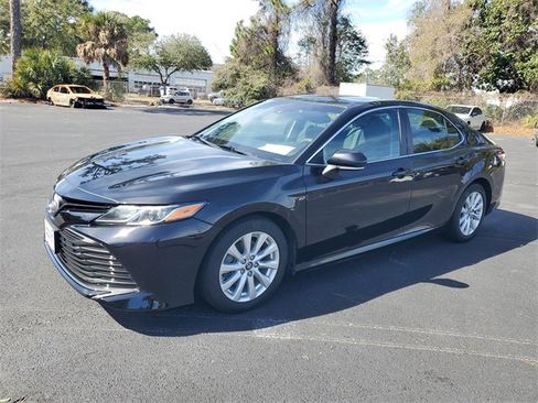 Used 2018 Toyota Camry LE w/ Convenience Package image 3