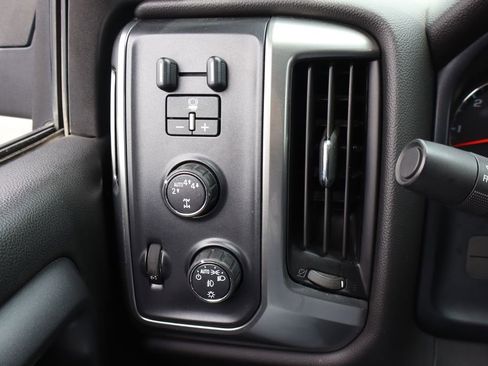 Used 2018 Chevrolet Silverado 1500 LT w/ All Star Edition image 10