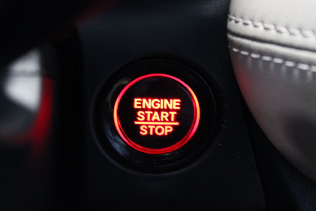 Used 2025 Honda HR-V LX image 18