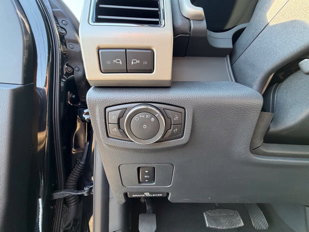 Used 2022 Ford F350 Lariat w/ Chrome Package AWD/4WD image 3