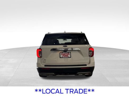 Used 2022 Ford Explorer XLT w/ Equipment Group 202A image 6