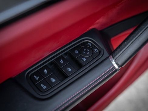 Used 2022 Porsche Cayenne Platinum Edition image 46