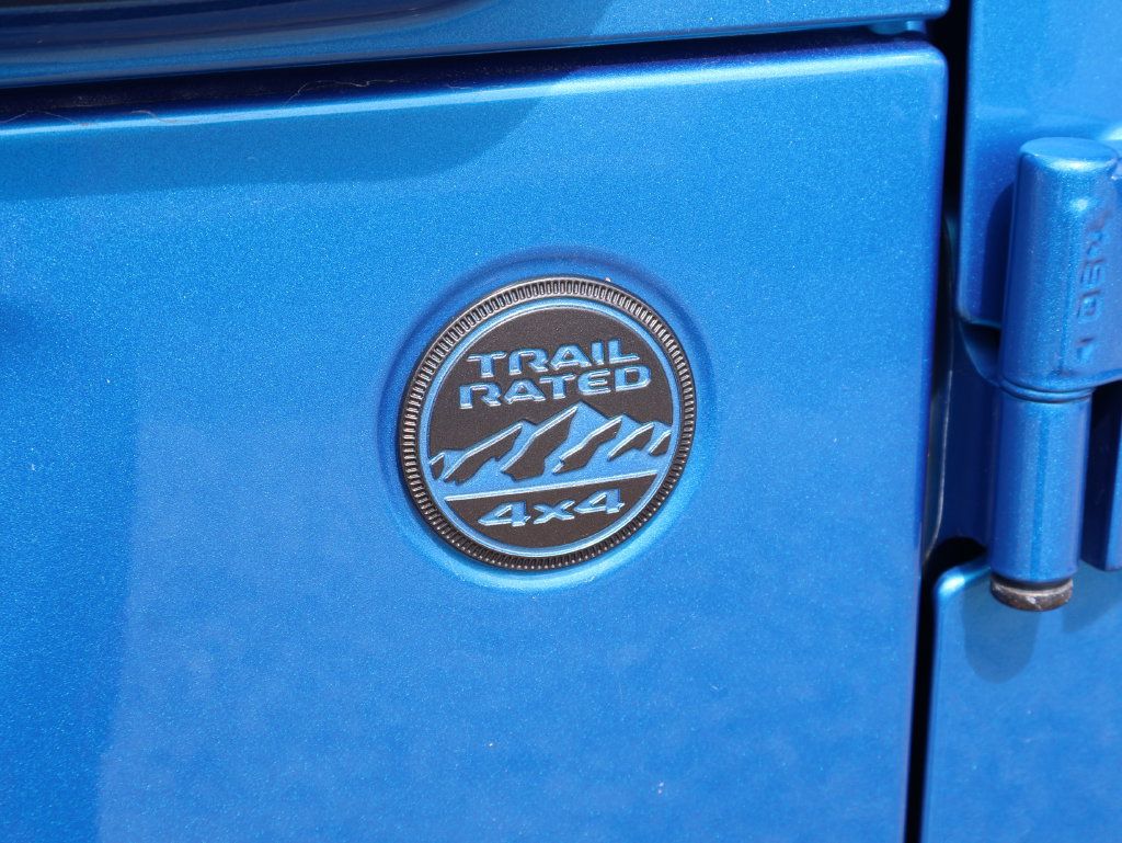 Used 2023 Jeep Wrangler Unlimited w/ Cold Weather Group AWD/4WD image 8