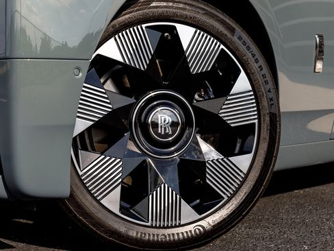 Certified 2023 Rolls-Royce Phantom Sedan w/ The Phantom Package image 2