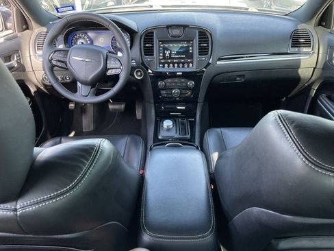 Used 2022 Chrysler 300 S w/ Comfort Group RWD image 10