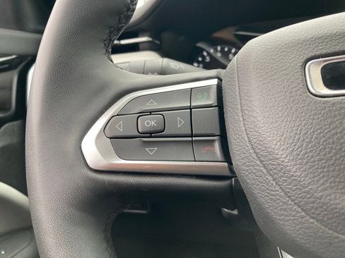 Used 2025 Jeep Compass Limited image 14