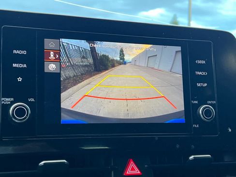 Used 2023 Kia Sportage LX image 19