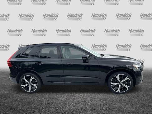Used 2023 Volvo XC60 B5 Ultimate FWD image 11