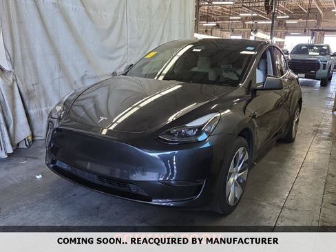 Used 2024 Tesla Model Y Long Range RWD image 1