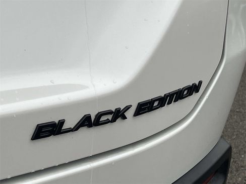 Used 2025 Honda Pilot Black Edition image 13