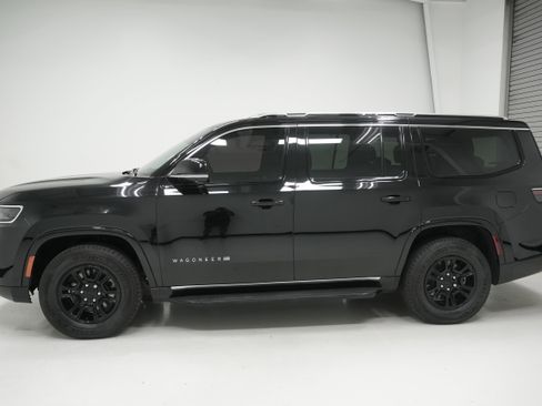 Used 2023 Jeep Wagoneer 2WD w/ Convenience Group I image 6