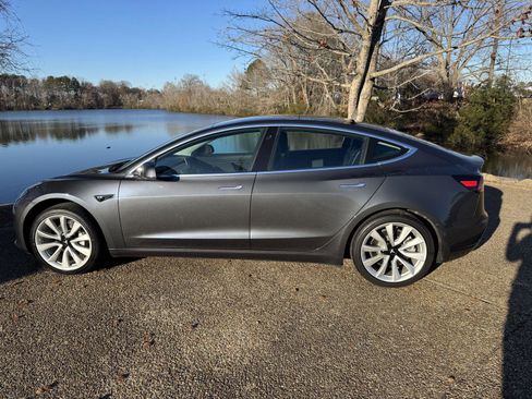 Used 2018 Tesla Model 3 Long Range image 10