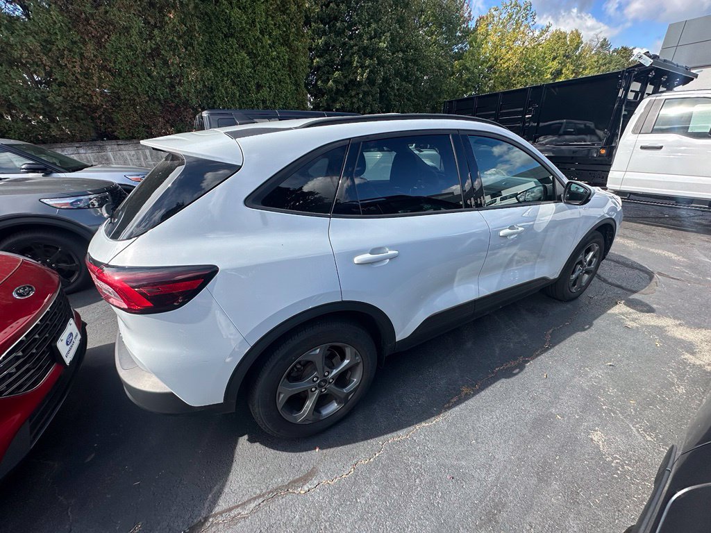 Used 2025 Ford Escape ST-Line Select AWD/4WD image 8