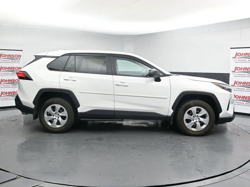 Used 2024 Toyota RAV4 LE FWD image 9