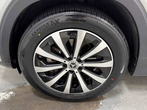 Used 2022 Mercedes-Benz GLB 250 4MATIC image 10