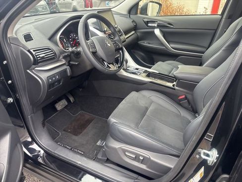 Used 2025 Mitsubishi Eclipse Cross SE image 9