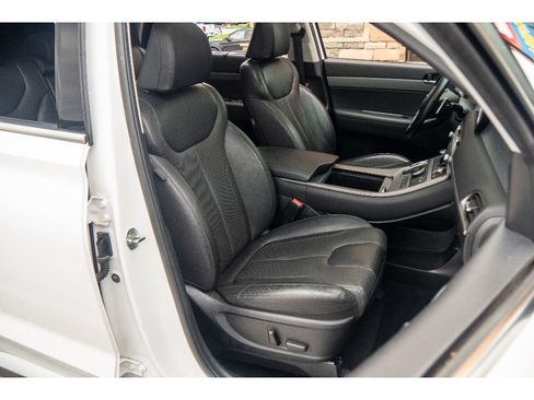 Used 2022 Hyundai Palisade SEL w/ 8P Bench Seat Package AWD/4WD image 16