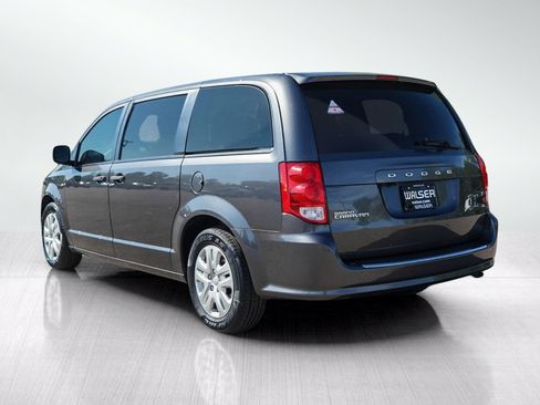 Used 2020 Dodge Grand Caravan SE w/ UConnect Hands-Free Group FWD image 3