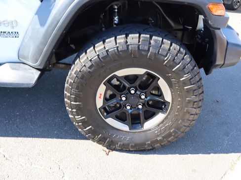 Used 2018 Jeep Wrangler Unlimited Sport S AWD/4WD image 40
