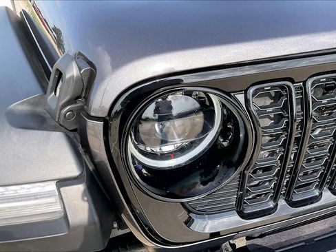 Used 2025 Jeep Wrangler Unlimited Sport AWD/4WD image 26