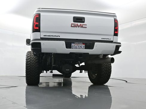 Used 2017 GMC Sierra 2500 Denali w/ Duramax Plus Package image 46