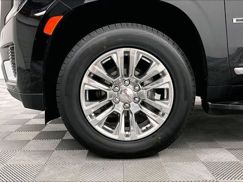 Used 2024 GMC Yukon XL Denali AWD/4WD image 10